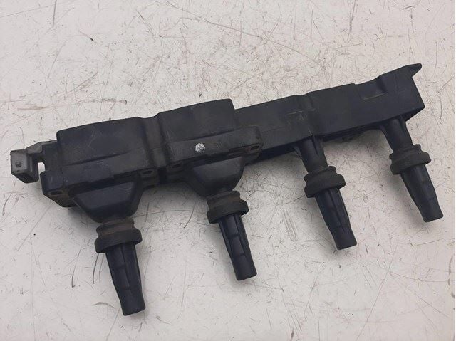 BOSCH 0986221083 ATEŞLEME BOBİNİ PEUGEOT P206-P207-P307-P308-1007-PARTNER CITROEN C2-C3-C4-BERLINGO-XSARA 1.6 16V VTI TU5J - Görsel 1