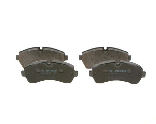 BOSCH 0986495107 FREN BALATASI ON MERCEDES SPRINTER B906 B907 B910 . VW CRAFTER 30-35-50 - Görsel 1