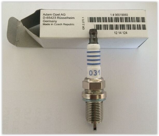 GM 95519060 BUJI TEK TIRNAK W7DC UZUN PASO R9-R11 M131 DKŞ ASTRA F 92>98 VECTRA A 89>95 CORSA B 93>02 - Görsel 1
