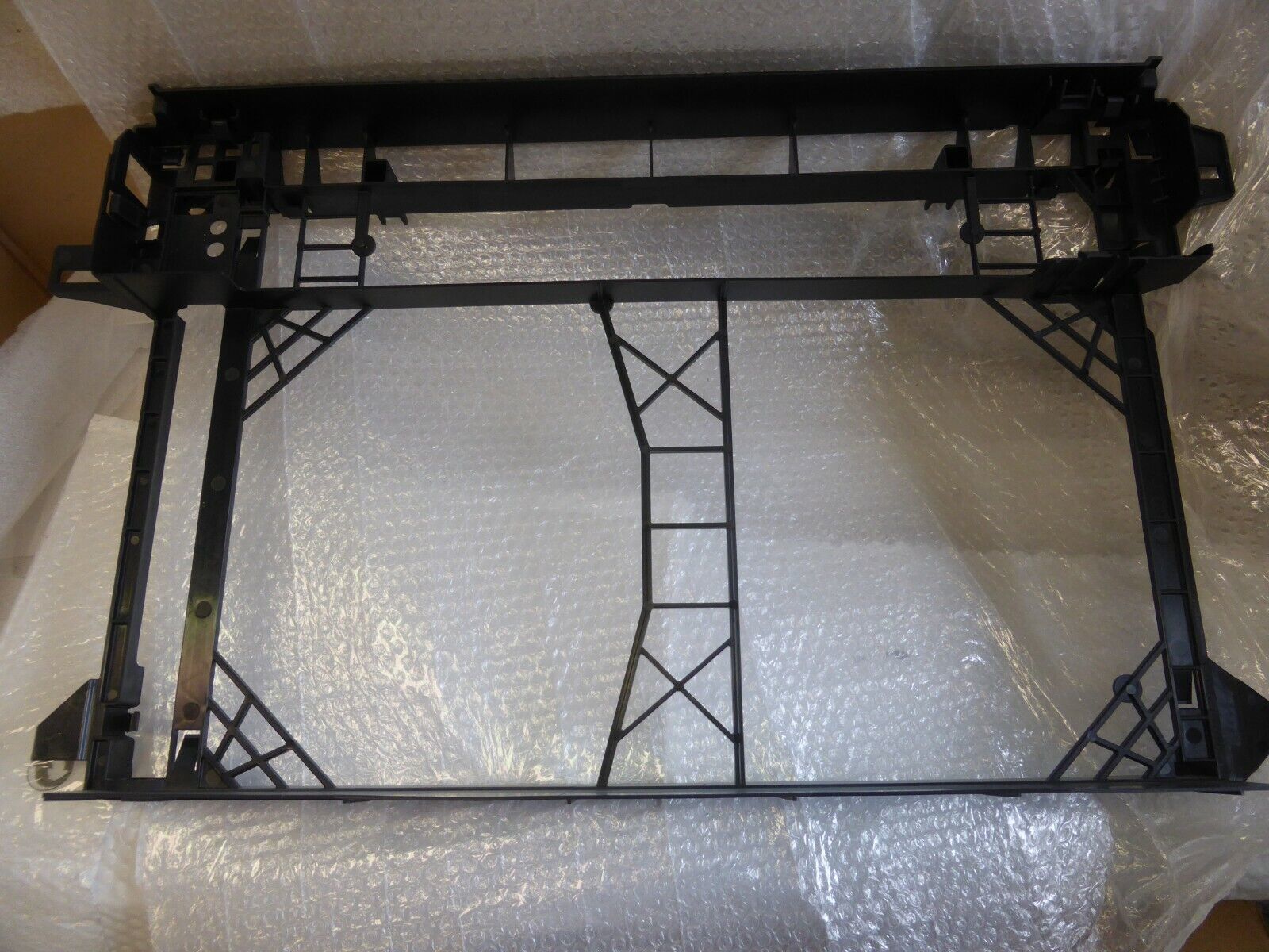 OE-OPEL 84208079 BRACKET
