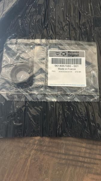 ŞANZUMAN ÖN KAPAK PRİZDİREK KEÇESİ P205-P206-P207-P208-P301-P306-P307-P308-P405-P406-EXPERT-PARTNER- BERLINGO-JUMPY-XSARA-C2-C3-C4-C5-DS3-DS4-SUCUDO BE3-BE4 SANZIMAN 23x36x7