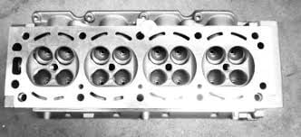 SİLİNDİR KAPAĞI SKODA FAVORİT 136L SUBAP YAY VE TIRNAKLARI ÜZERİNDE