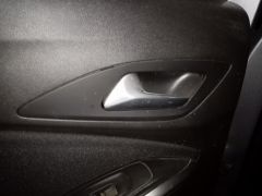 OE-OPEL 95525408 GRANDLAND X ARKA KAPI DÖSEMESI : L ARKA YAN CAM GÜNESLIGI HARIÇ TRIM KODLARI TAT2,TAT3