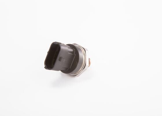 BOSCH 0281002909 BASINÇ SENSÖRÜ DOBLO-KNG-LGN II-MGN I-II-SCENIC I-II-TRAFIC II 01 >1.9-MTJ-DCI 0281002867-0281002788
