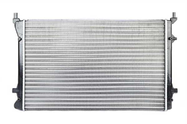 BSG BSG 90-520-013 GOLF5-GOLF6-JETTA-PASSAT-A3 SU RADYATÖRÜ 8MK 376 700-491 (640X415 MM)