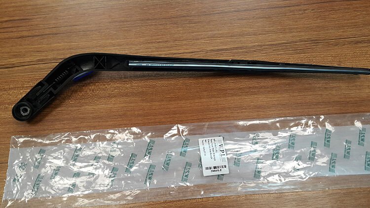 WPI 2945615B ARKA SİLECEK KOLU KOMPLE TOYOTA AURIS 07-13