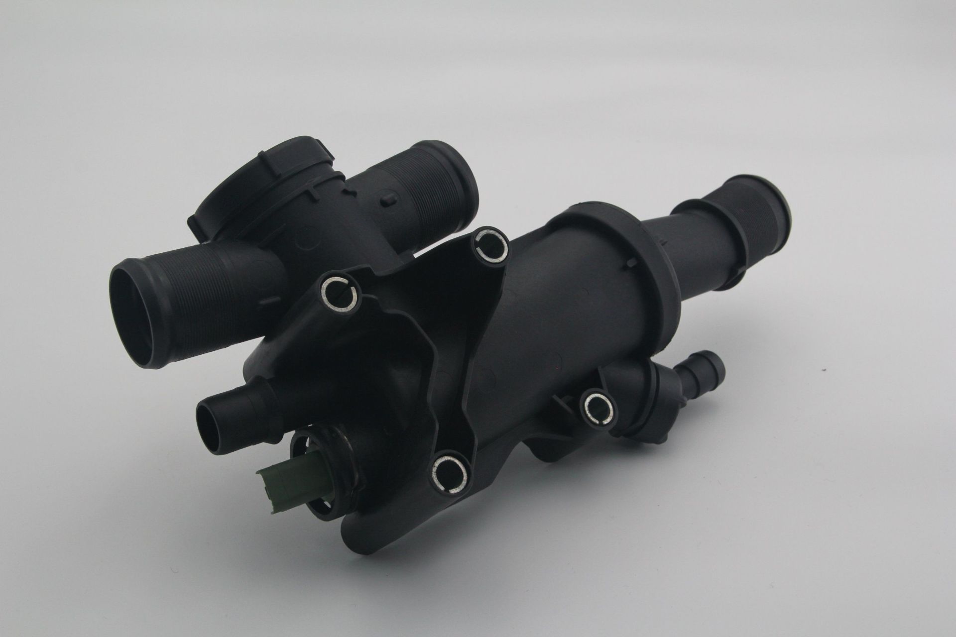 BSG BSG 30-126-021 MONDEO/407/607/BOXER TERMOSTAT GÖVDESI 30757523
