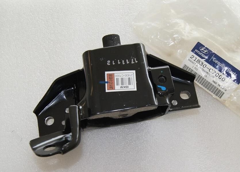 OE-ORIJINAL 21830C7200 MOTOR BAĞLANTI TAKOZU KULAĞI SOL YAĞLI HYUNDAI İ20 15 >